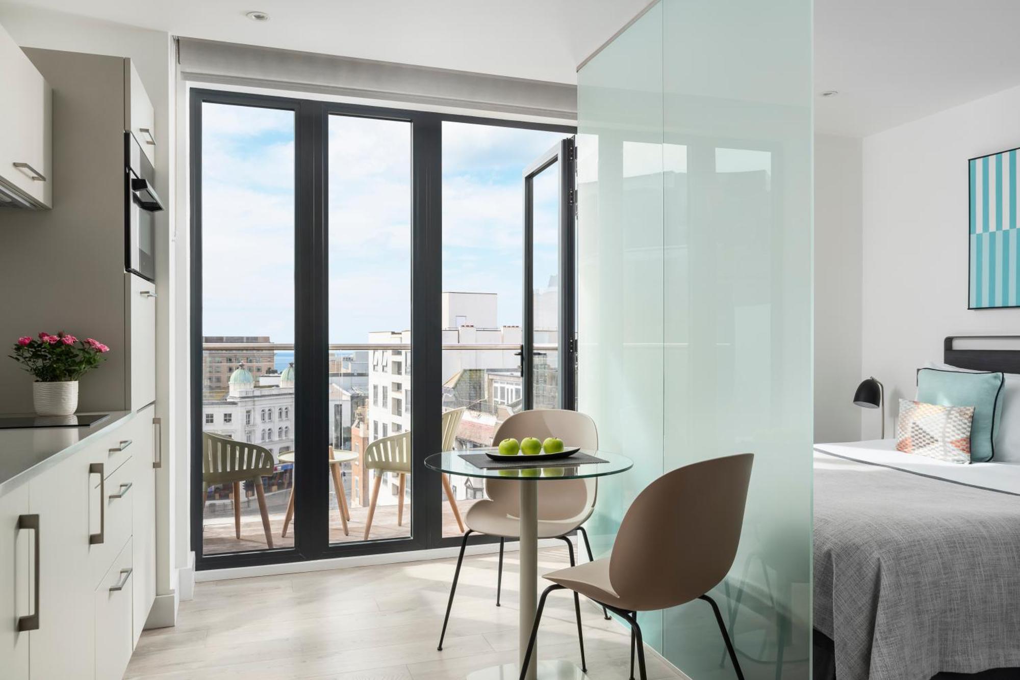 Q Square By Supercity Aparthotels Hove Extérieur photo