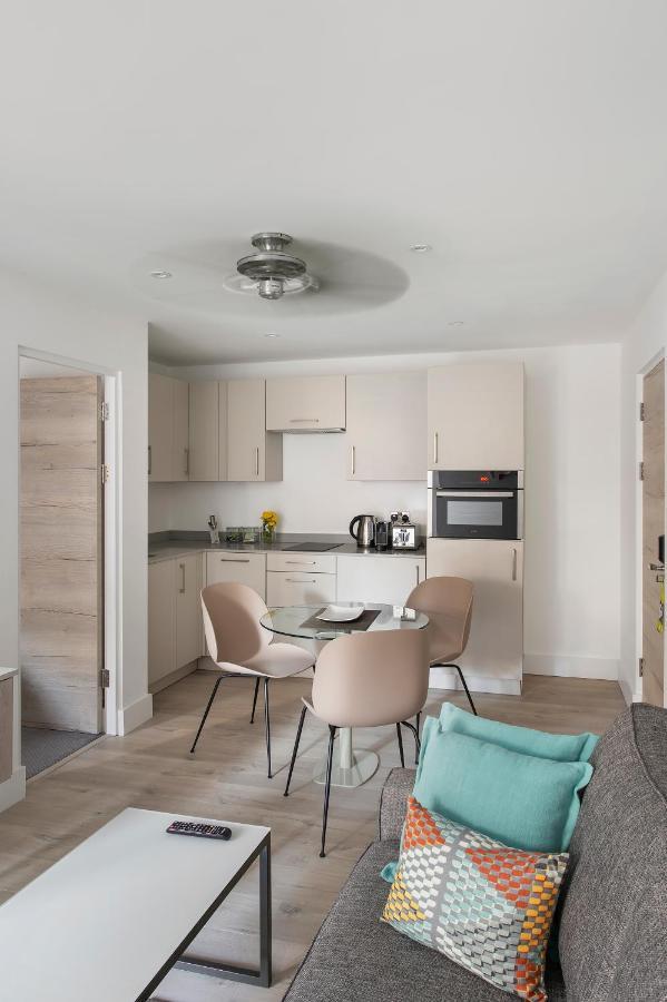 Q Square By Supercity Aparthotels Hove Extérieur photo